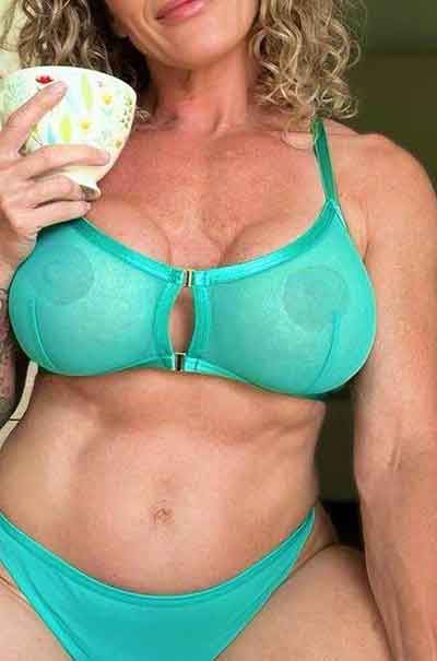 Nina, 43 Jahre